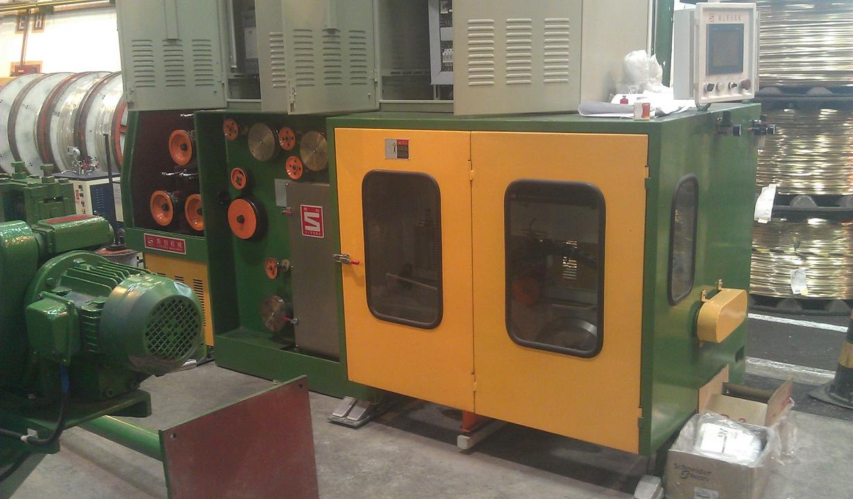 Máquina de desenho de arame fino único de alta velocidade com curador em linha